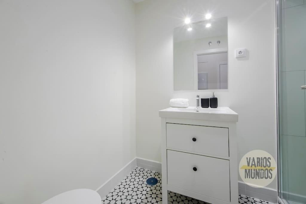 Cozy Y Centrico Apt Para 6Pax En Plaza Del Carmen E2 Madrid Eksteriør billede
