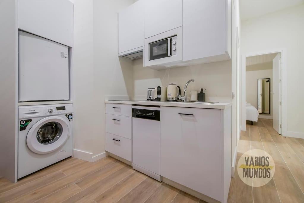 Cozy Y Centrico Apt Para 6Pax En Plaza Del Carmen E2 Madrid Eksteriør billede