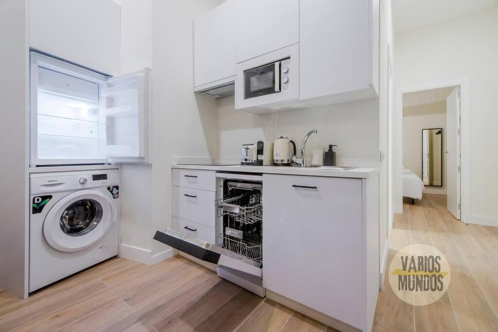 Cozy Y Centrico Apt Para 6Pax En Plaza Del Carmen E2 Madrid Eksteriør billede